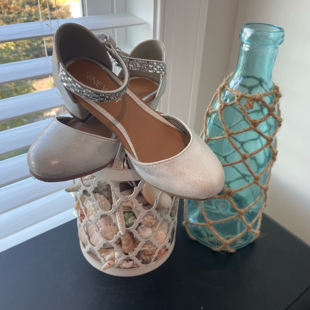Nine West Silver Little Girls Shoes Size 11